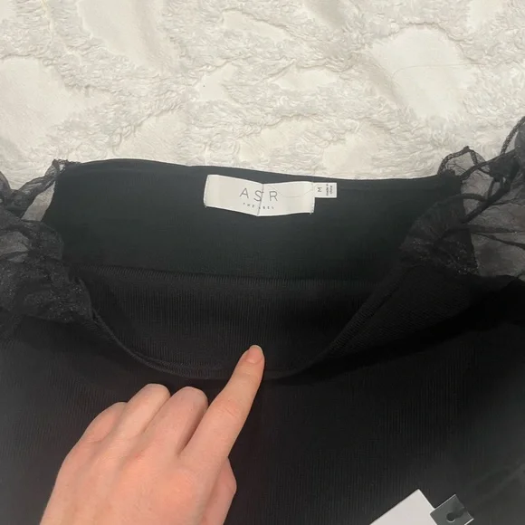 Astr black puff sleeve bodysuit size medium nwt - Picture 3 of 3